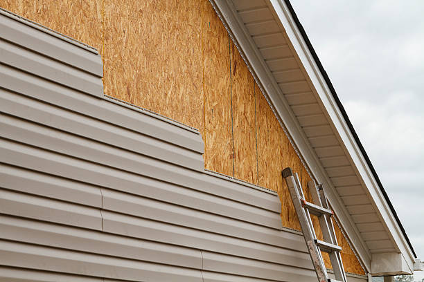 24/7 Emergency Vinyl Siding experts in Plymouth, OH